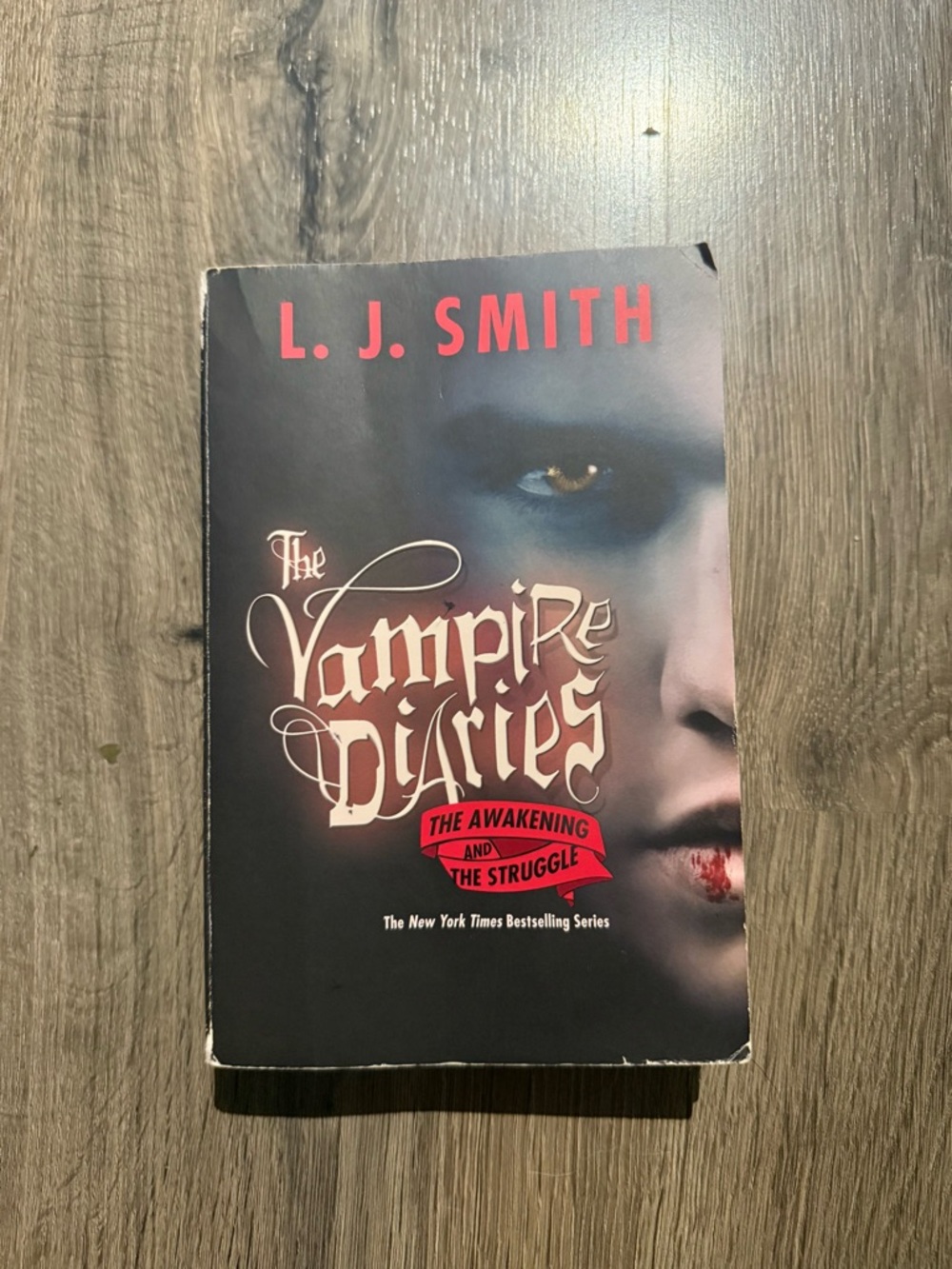 💛 3 for $15 💛 L. J. Smith — The Vampire Diaries (Black & Red Cover)